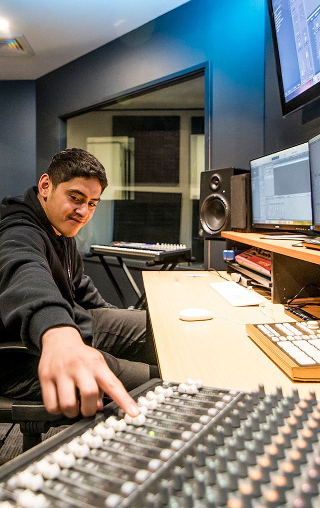 Recording-Studio-AMPA